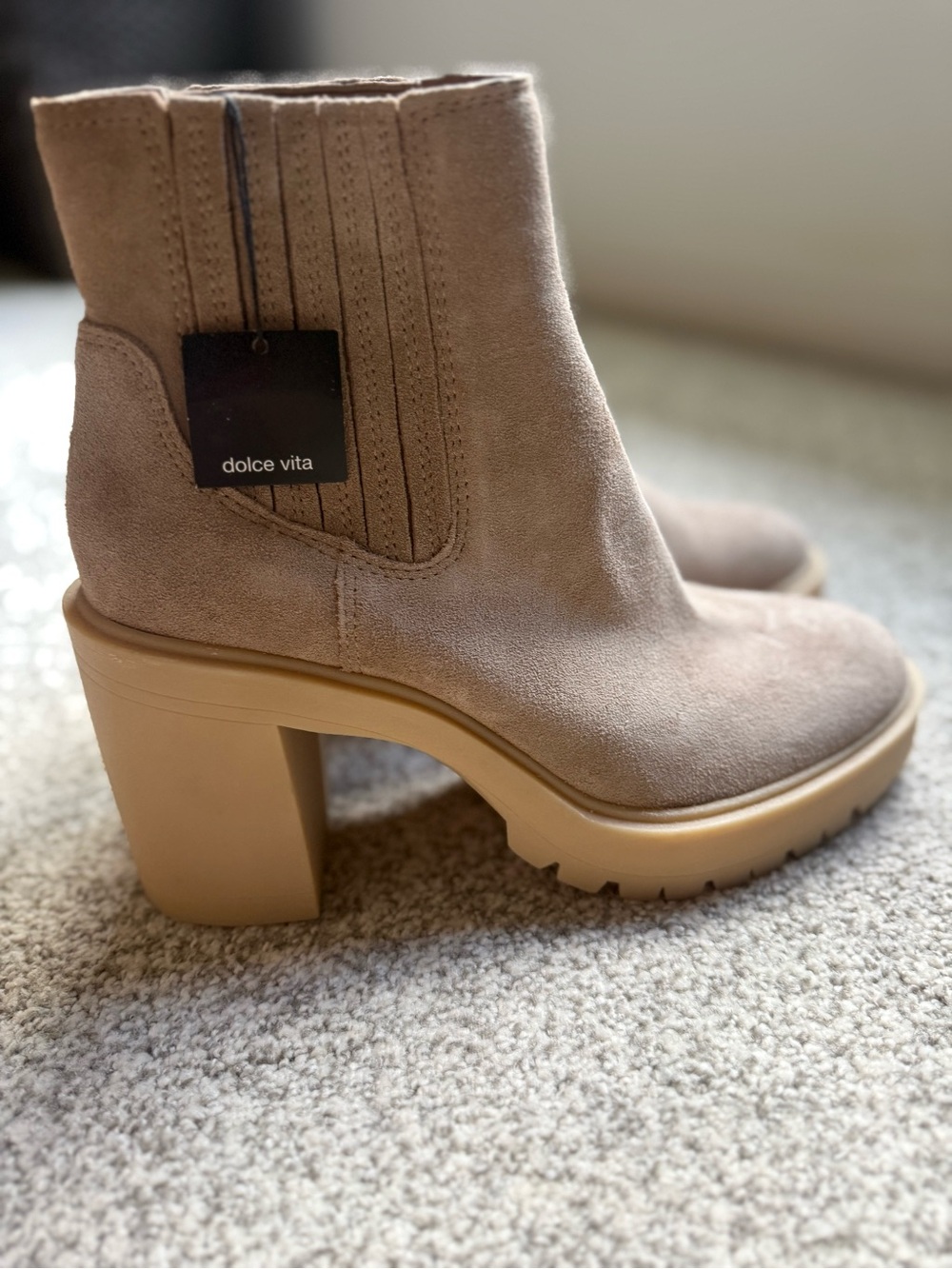 Women's Caster H2O Lug Sole Cheslea Heeled Booties